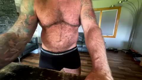Snapshot of skimaskedbeef chatting on July 17, 2026, 6:57 pm BEEF online show from July 17, 2026, 6:57 pm