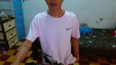 skinny1hugecock27 online show from April 16, 2026, 1:01 pm