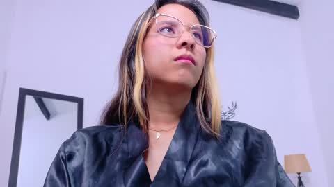 skinny_hottie18 online show from February 5, 2025, 1:54 pm