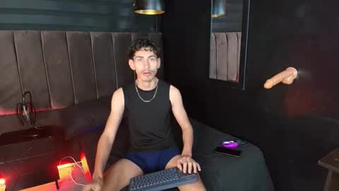 skinny jean  online show from March 18, 2026, 8:23 pm