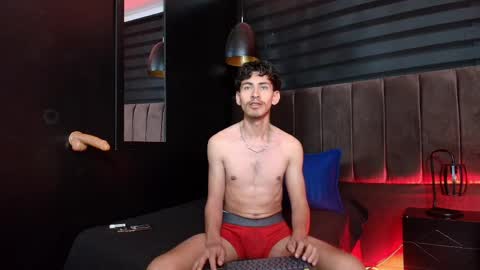 skinny jean  online show from March 28, 2026, 3:33 pm