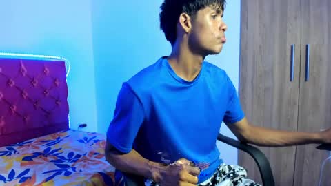 Snapshot of skinny_sam23 chatting on April 10, 2026, 2:50 am sam online show from April 10, 2026, 2:50 am