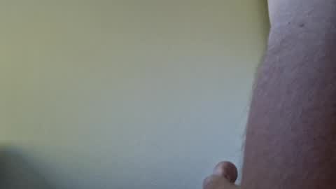 Snapshot of skinnyb24 chatting on April 30, 2026, 7:04 am skinnyb24 online show from April 30, 2026, 7:04 am