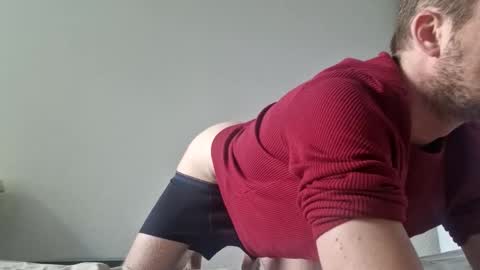 Snapshot of skinnyb24 chatting on May 13, 2026, 1:30 pm skinnyb24 online show from May 13, 2026, 1:30 pm