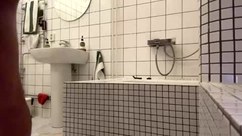 Snapshot of skinnyduderino chatting on November 28, 2025, 11:35 am skinnyduderino online show from November 28, 2025, 11:35 am