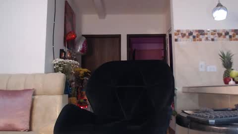 Snapshot of skinnyflak7 chatting on October 8, 2025, 8:01 am jesica online show from October 8, 2025, 8:01 am