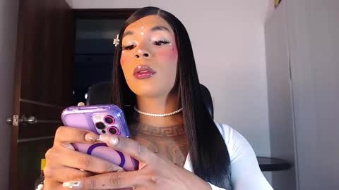 Snapshot of skinnyflak7 chatting on October 11, 2025, 8:24 am jesica online show from October 11, 2025, 8:24 am