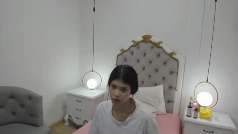 SkinnyGirl online show from February 2, 2026, 7:12 pm