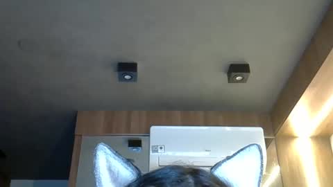 skinnykittencam online show from October 2, 2025, 7:10 pm