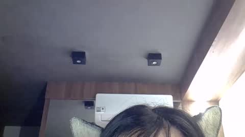 skinnykittencam online show from April 12, 2026, 4:34 pm