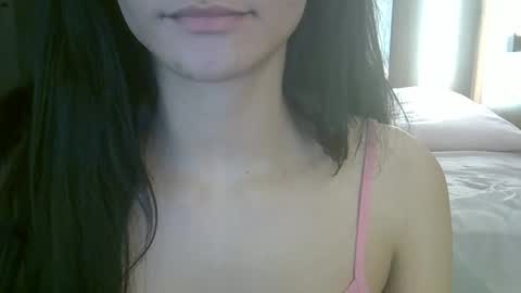 skinnykittencam online show from April 18, 2026, 3:43 am