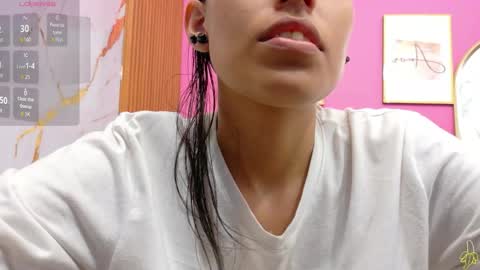 Snapshot of skinnyneighbour_ chatting on May 28, 2026, 3:04 am Karla online show from May 28, 2026, 3:04 am