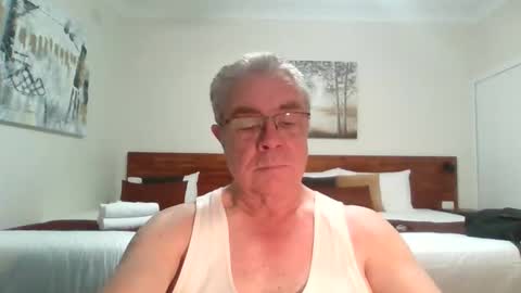 Skipper1970 online show from December 19, 2025, 4:52 am