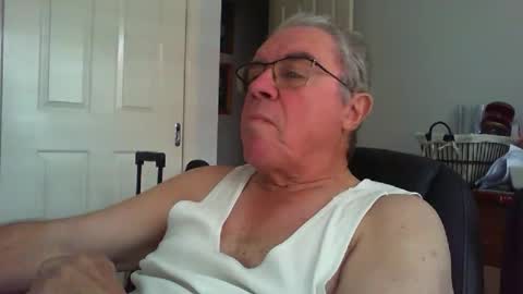 Snapshot of skipper1970 chatting on April 6, 2026, 1:25 am Skipper1970 online show from April 6, 2026, 1:25 am