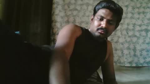 Snapshot of sklavepappu143 chatting on April 5, 2026, 7:05 am Indianslut1431 online show from April 5, 2026, 7:05 am