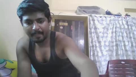 Snapshot of sklavepappu143 chatting on April 16, 2026, 9:32 am Indianslut1431 online show from April 16, 2026, 9:32 am
