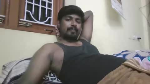 Snapshot of sklavepappu143 chatting on May 2, 2026, 1:38 pm Indianslut1431 online show from May 2, 2026, 1:38 pm