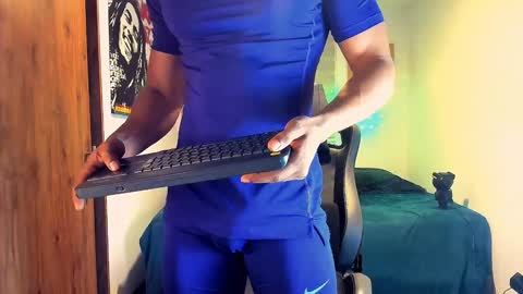 Snapshot of skull_prospect chatting on January 24, 2025, 11:15 am Liam Vokov online show from January 24, 2025, 11:15 am