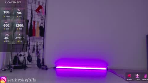 Eliza online show from November 15, 2025, 1:25 am