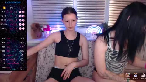 Snapshot of sky9669 chatting on October 24, 2025, 3:52 pm Iska Im genderfluid theyheshenot use ht have reasons and Mia my t-gf sheher online show from October 24, 2025, 3:52 pm