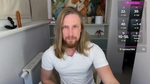 Snapshot of sky_guy25 chatting on May 16, 2026, 8:18 pm sky_guy25 online show from May 16, 2026, 8:18 pm