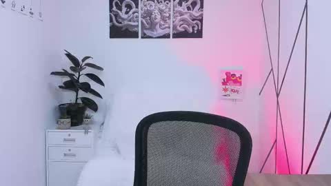 Daniel online show from November 18, 2025, 3:12 am