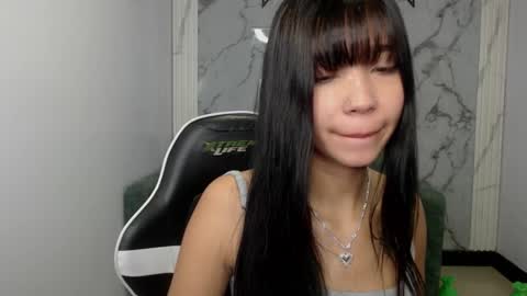 Snapshot of sky_sweet_a chatting on December 22, 2025, 4:15 pm sky_sweet_a online show from December 22, 2025, 4:15 pm