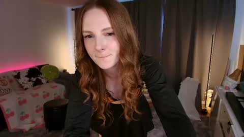 Snapshot of skyewatson chatting on June 23, 2026, 5:55 pm Skye Watson online show from June 23, 2026, 5:55 pm