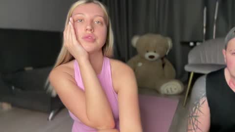 GARRY AND SOPHIA online show from February 2, 2025, 6:53 pm