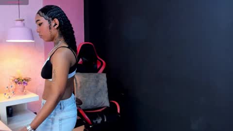 skylerbloom online show from October 13, 2025, 2:22 am