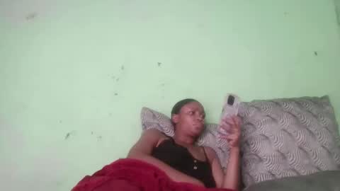 Snapshot of skylour chatting on April 28, 2026, 6:18 am Skylour online show from April 28, 2026, 6:18 am