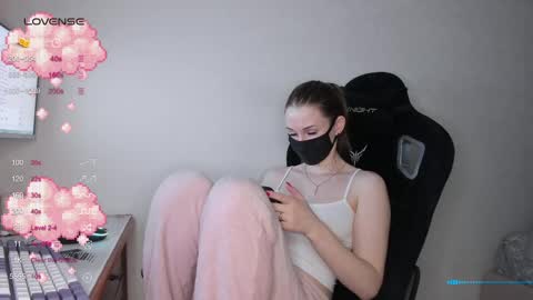 Snapshot of skyqueeni chatting on February 14, 2025, 9:56 am Nastya online show from February 14, 2025, 9:56 am