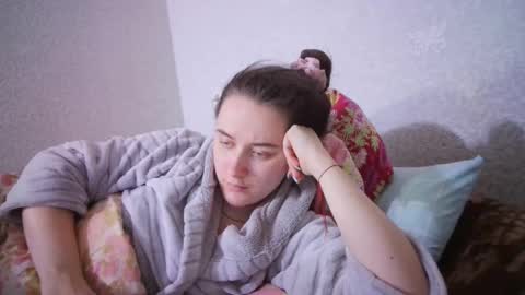 skyressie333 online show from February 7, 2025, 6:45 pm