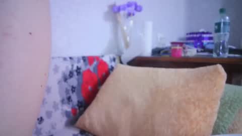 skyressie333 online show from March 4, 2025, 8:16 pm