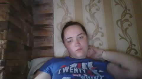 skyressie333 online show from October 4, 2025, 6:39 pm