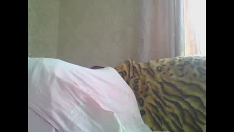 skyressie333 online show from April 11, 2026, 7:56 am