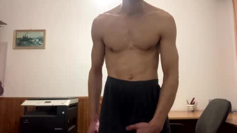 slabyhrac online show from February 21, 2025, 5:09 pm