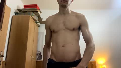 slabyhrac online show from February 22, 2025, 11:35 pm