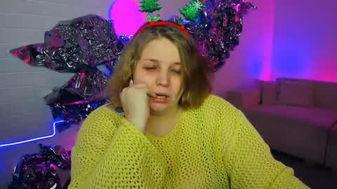 Snapshot of sladadeew chatting on December 25, 2024, 12:05 pm Slada Deew online show from December 25, 2024, 12:05 pm