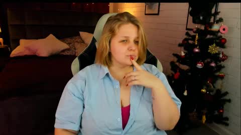 Snapshot of sladadeew chatting on December 28, 2024, 4:30 pm Slada Deew online show from December 28, 2024, 4:30 pm