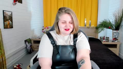 Snapshot of sladadeew chatting on January 3, 2025, 12:19 pm Slada Deew online show from January 3, 2025, 12:19 pm