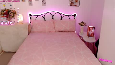 Queen Cyrine online show from March 9, 2025, 9:02 am