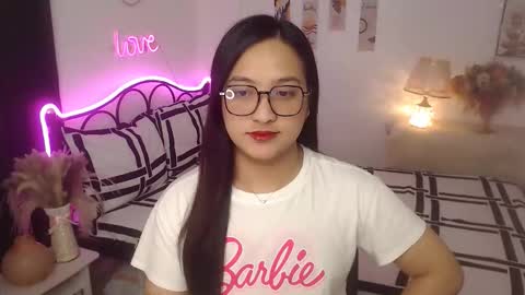 Queen Cyrine online show from November 25, 2025, 8:36 am