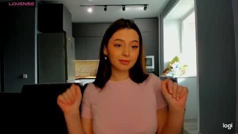 Snapshot of slay__zilla chatting on May 16, 2026, 2:05 pm slay__zilla online show from May 16, 2026, 2:05 pm