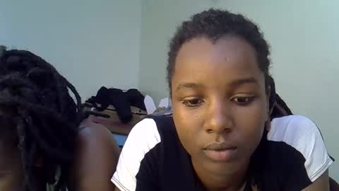 sleciah online show from December 23, 2025, 9:40 am