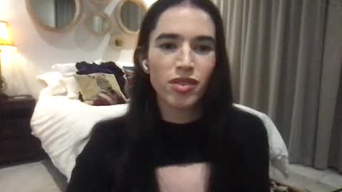 sleek_elf online show from November 16, 2025, 8:14 pm