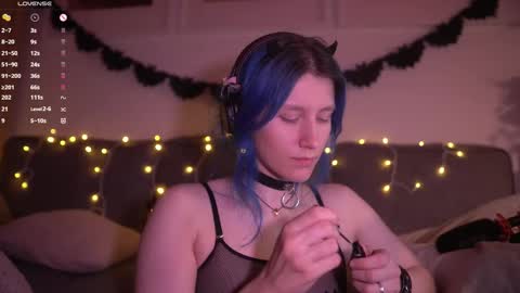 Sonya online show from October 29, 2025, 8:43 pm