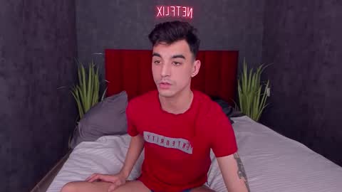 Snapshot of slendy_knox chatting on February 19, 2026, 2:24 pm Slendy online show from February 19, 2026, 2:24 pm