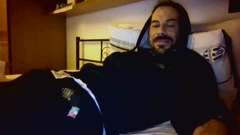 Snapshot of slevin1983 chatting on February 10, 2026, 10:58 pm slevin online show from February 10, 2026, 10:58 pm