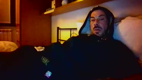 Snapshot of slevin1983 chatting on February 26, 2026, 7:24 pm slevin online show from February 26, 2026, 7:24 pm